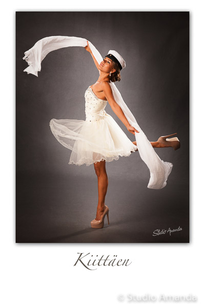 Kortin koko 10x15 cm. Hinta: 12e/ensimmainen, 3e/seuraavat kpl:t samasta kuvasta